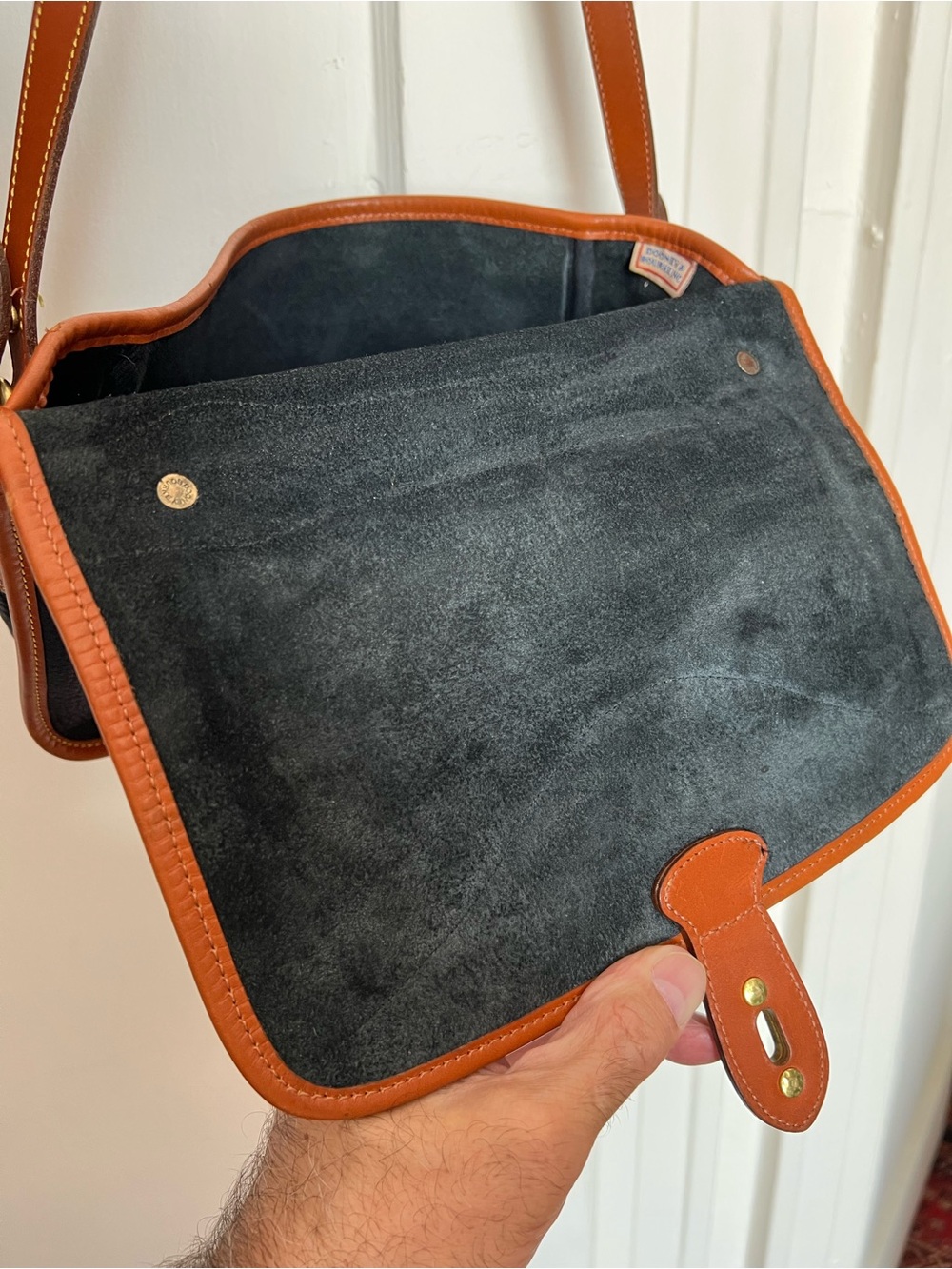 Vintage Dooney & Bourke AWL Black Leather Large Carrier Crossbody Bag -Excellent - Picture 13 of 16